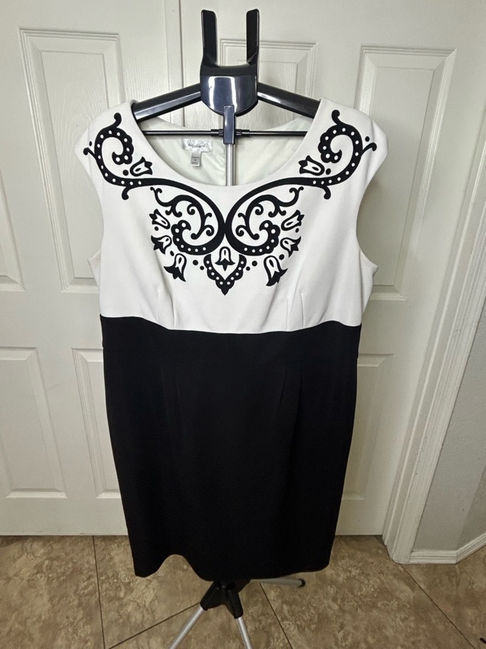 dressbarn Black and White Embroidered Sheath Dress